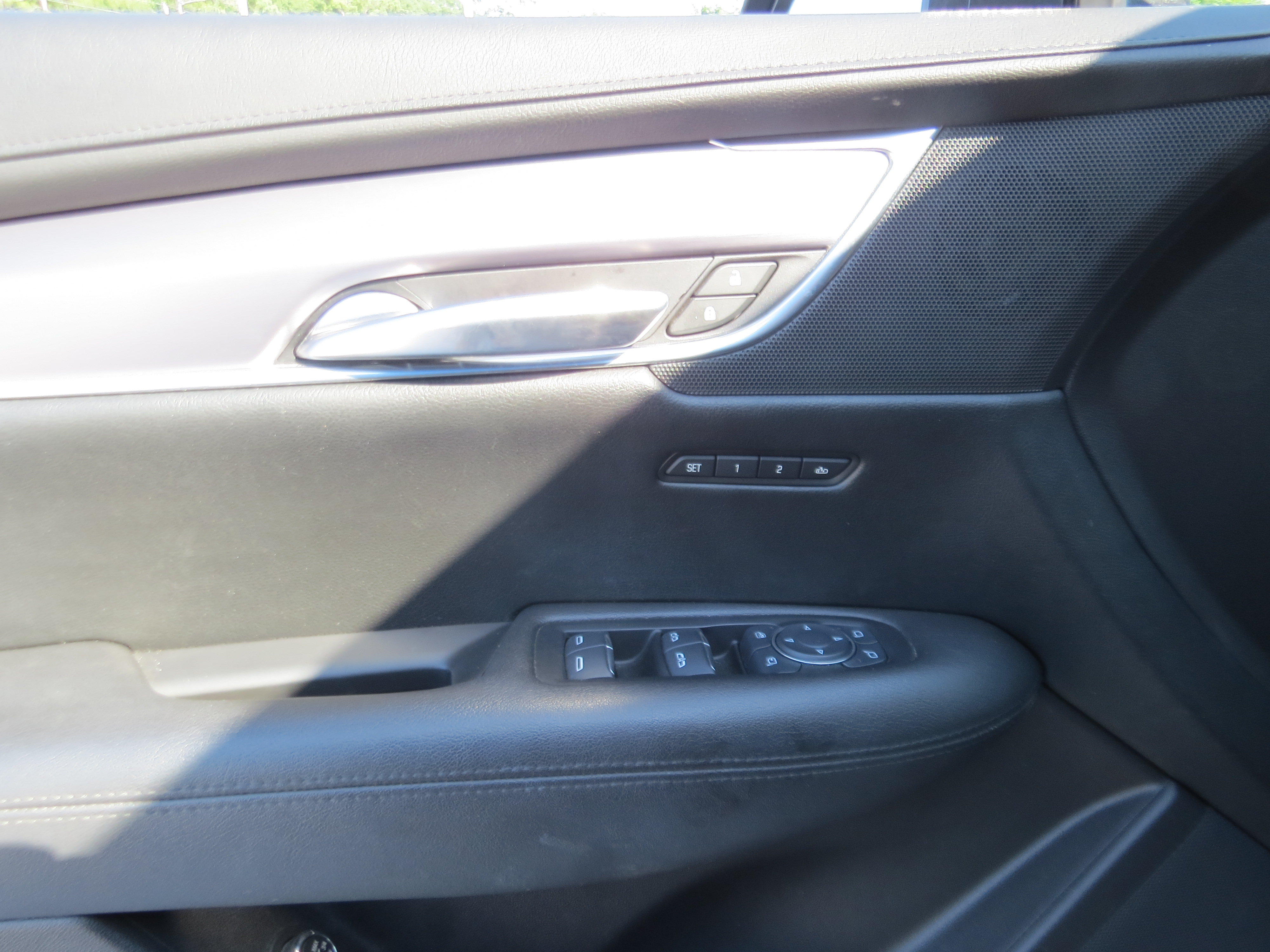 Certified 2017 Cadillac XT5 Luxury w/ Driver Awareness Package FWD image 14