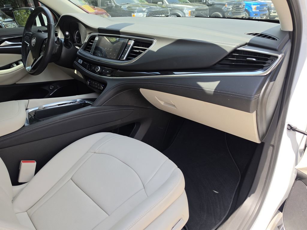 Used 2023 Buick Enclave Essence FWD image 11