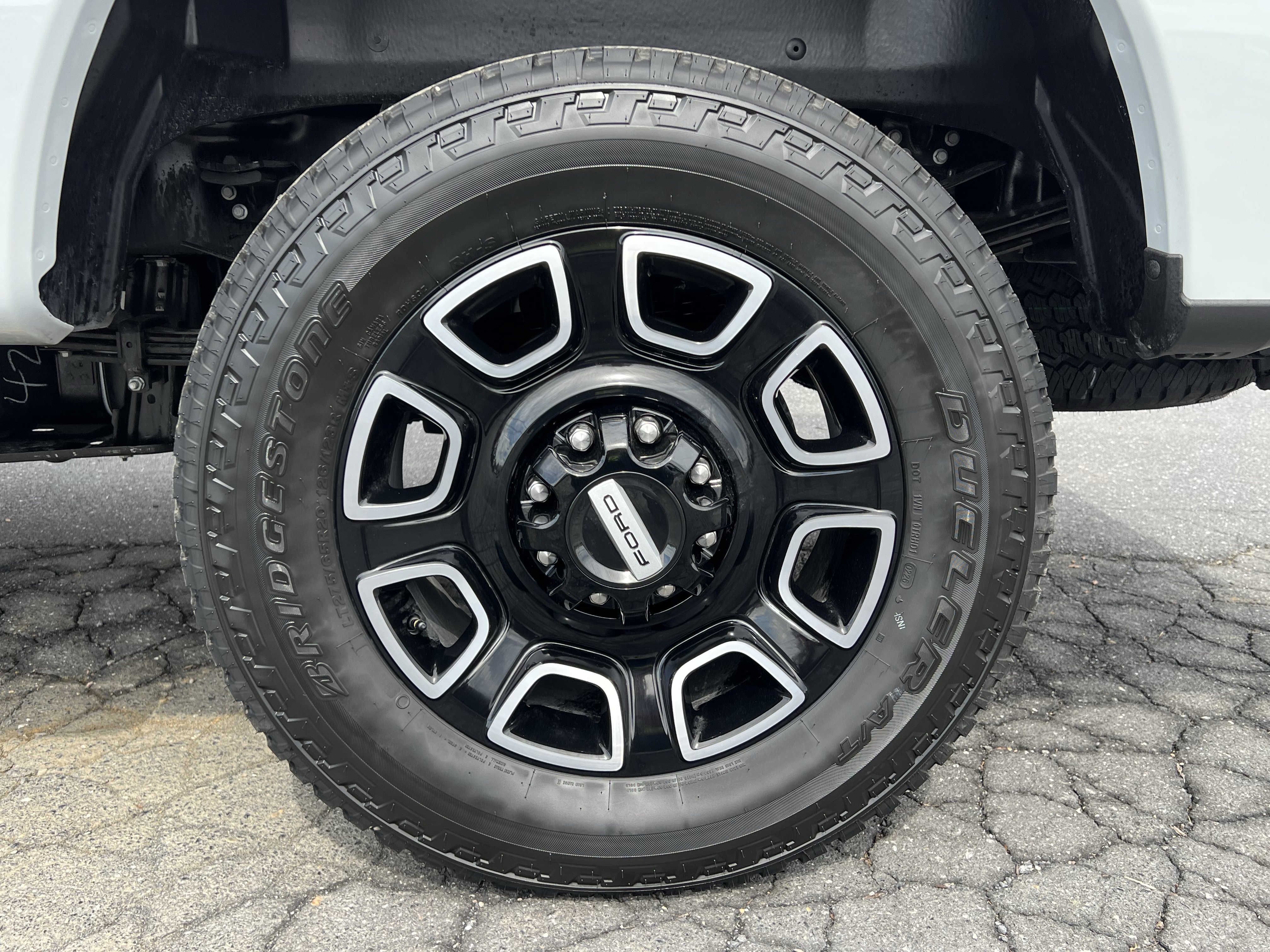 New 2026 Ford F350 Platinum w/ FX4 Off-Road Package AWD/4WD image 14