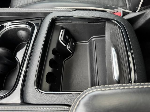 Used 2025 Chrysler Pacifica Limited FWD image 23