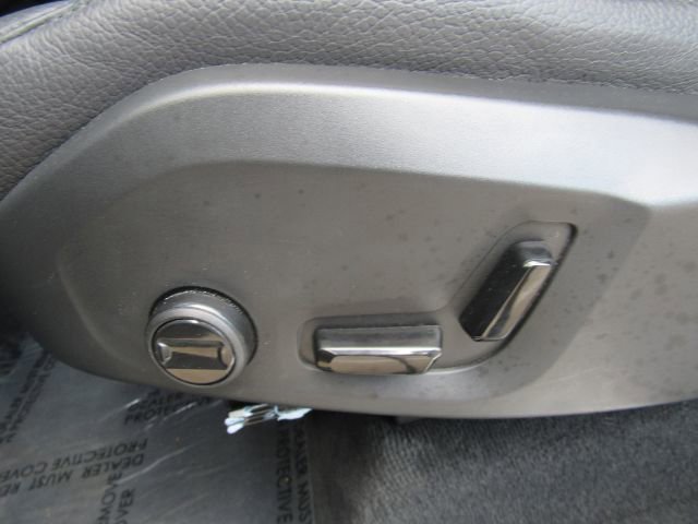 Used 2025 Volvo XC90 T8 Plus w/ Protection Package Premier image 19