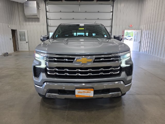 Used 2025 Chevrolet Silverado 1500 LTZ w/ LTZ Convenience Package II AWD/4WD image 3
