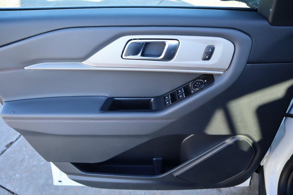 New 2026 Ford Explorer Active w/ Active Comfort Package image 17