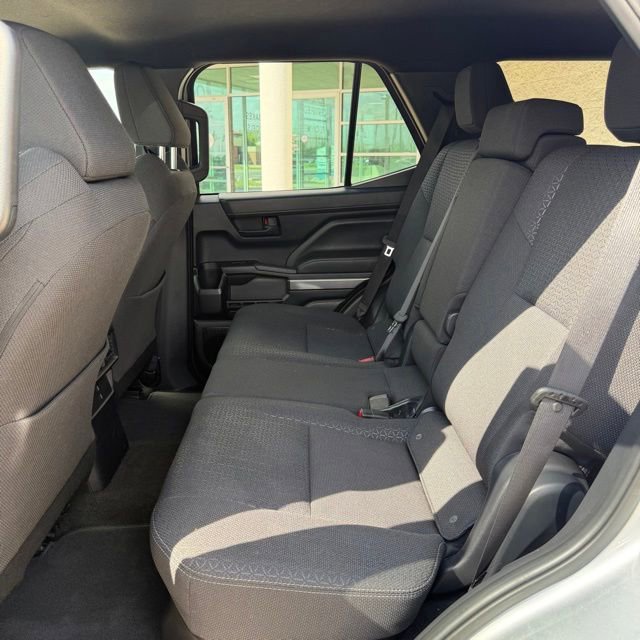 Used 2025 Toyota 4Runner SR5 AWD/4WD image 11