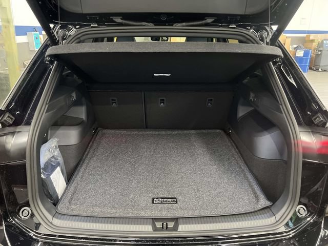 New 2026 Volkswagen Tiguan SEL R-Line AWD/4WD image 25
