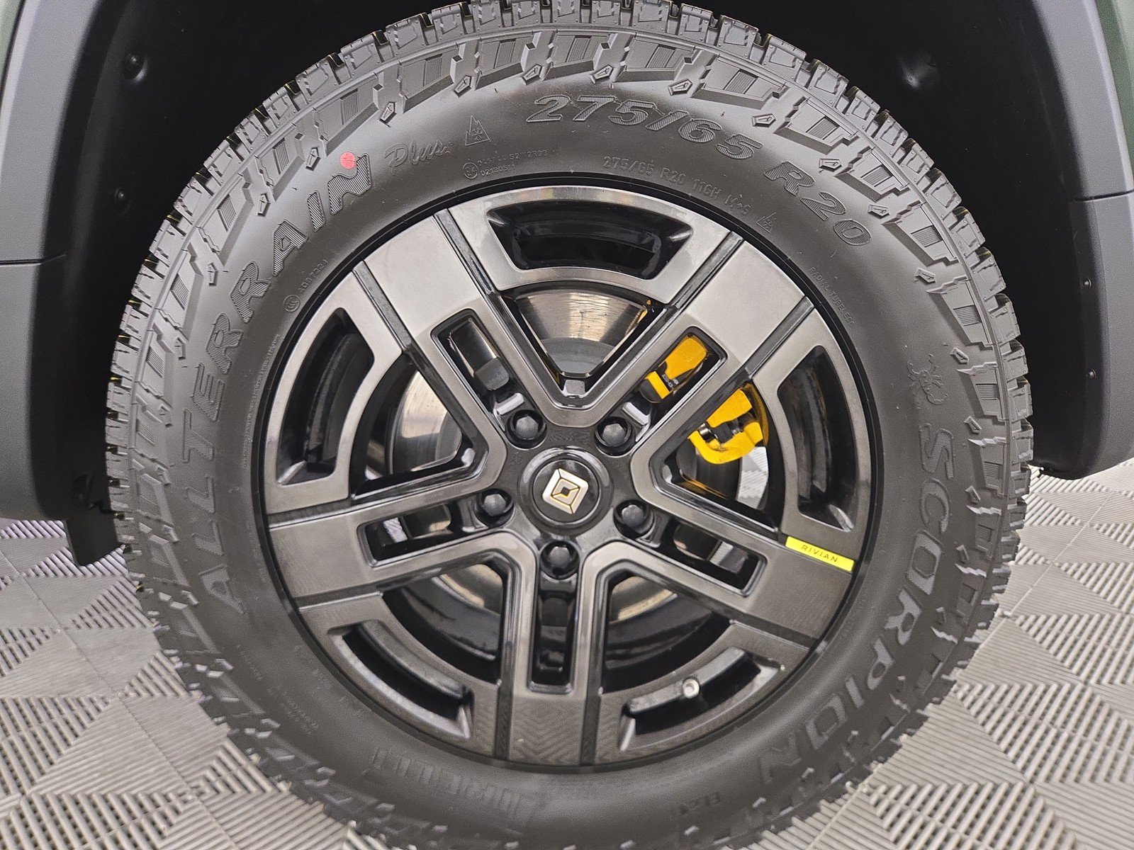 Used 2023 Rivian R1T Adventure image 10