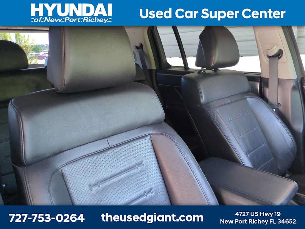 Used 2024 Hyundai Santa Fe Limited FWD image 6