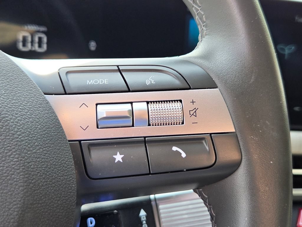 Used 2025 Hyundai Sonata SEL FWD image 24