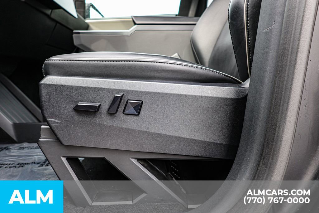 Used 2025 Tesla Cybertruck AWD Crew Cab image 23