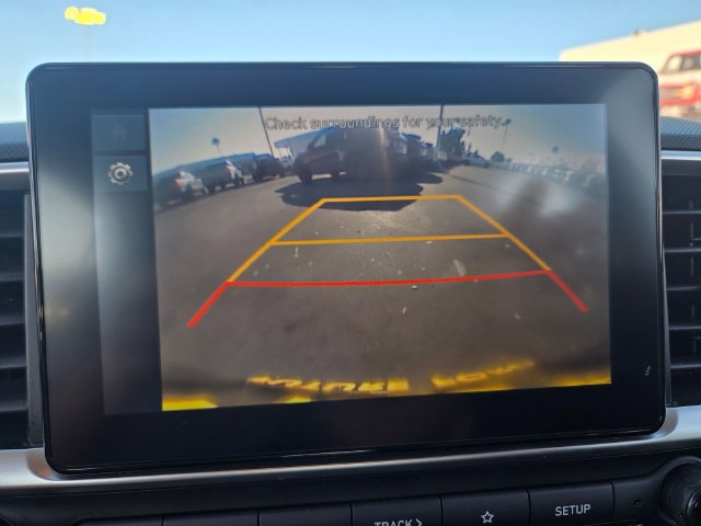 Used 2025 Hyundai Venue SEL FWD image 7