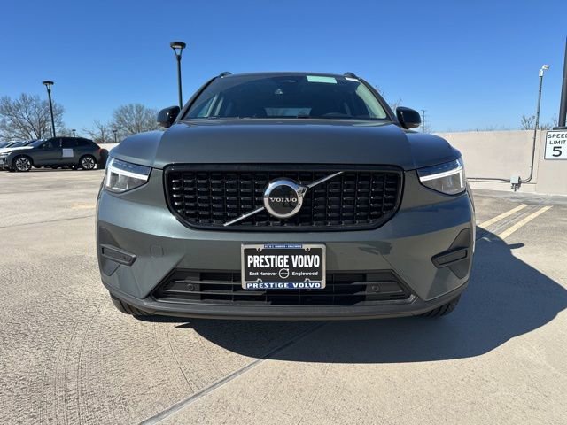 New 2026 Volvo XC40 B5 Core w/ Protection Package Premier image 2