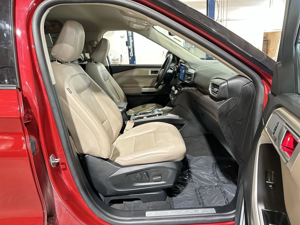 Used 2024 Ford Explorer Limited image 26
