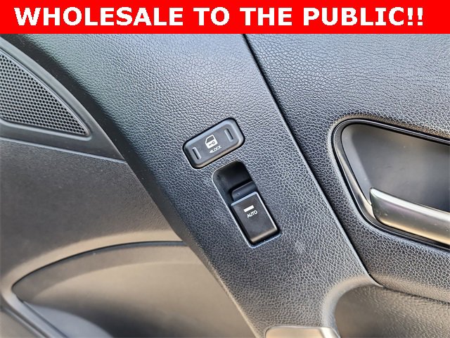 Used 2016 Hyundai Genesis Coupe 3.8 image 17