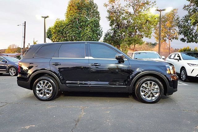 Used 2024 Kia Telluride LX image 7