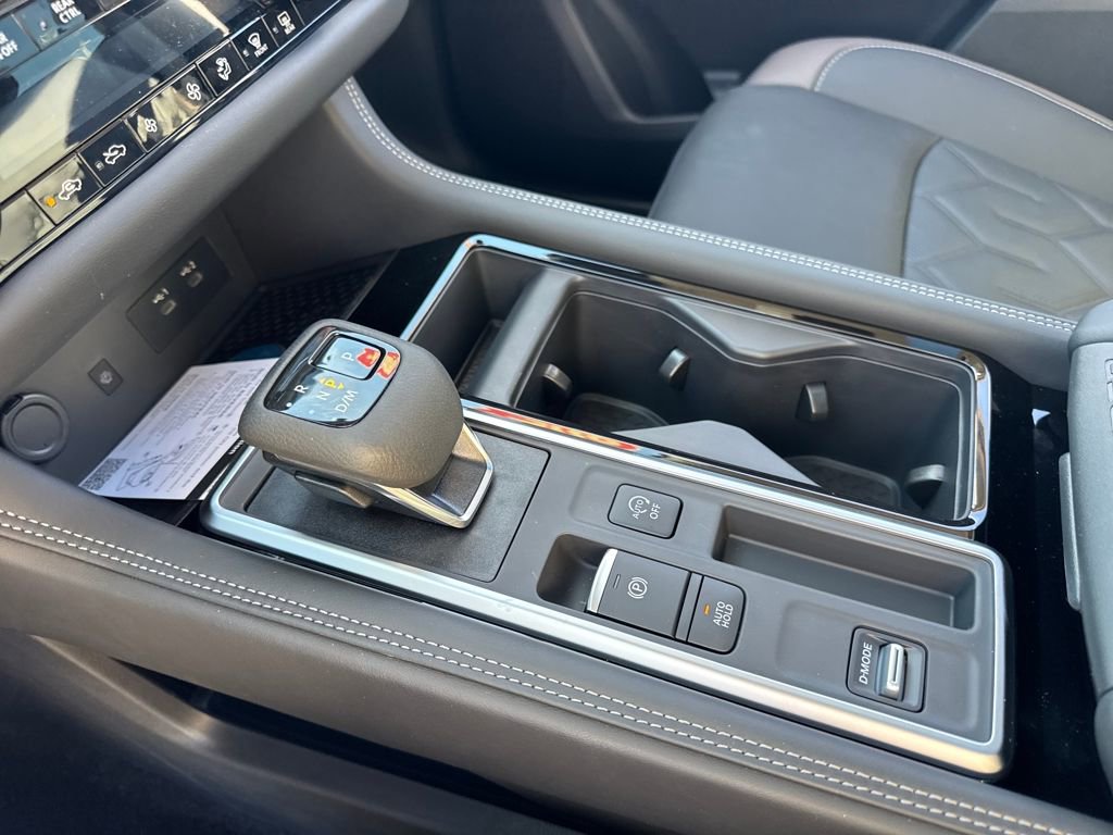 New 2026 Nissan Pathfinder Platinum image 24