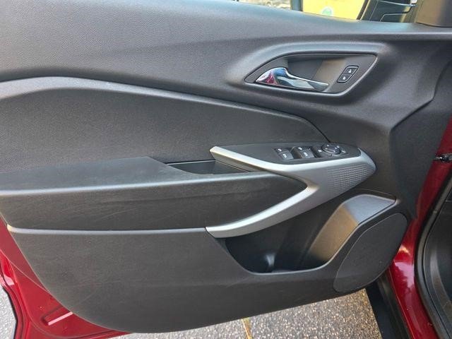 Certified 2024 Chevrolet Trax RS w/ Driver Confidence Package image 12