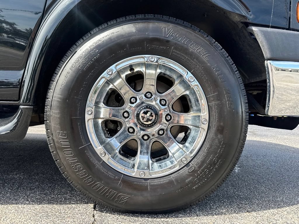 Used 2016 Chevrolet Express 2500 RWD image 9