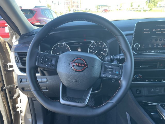 Used 2025 Nissan Rogue SV AWD/4WD image 19