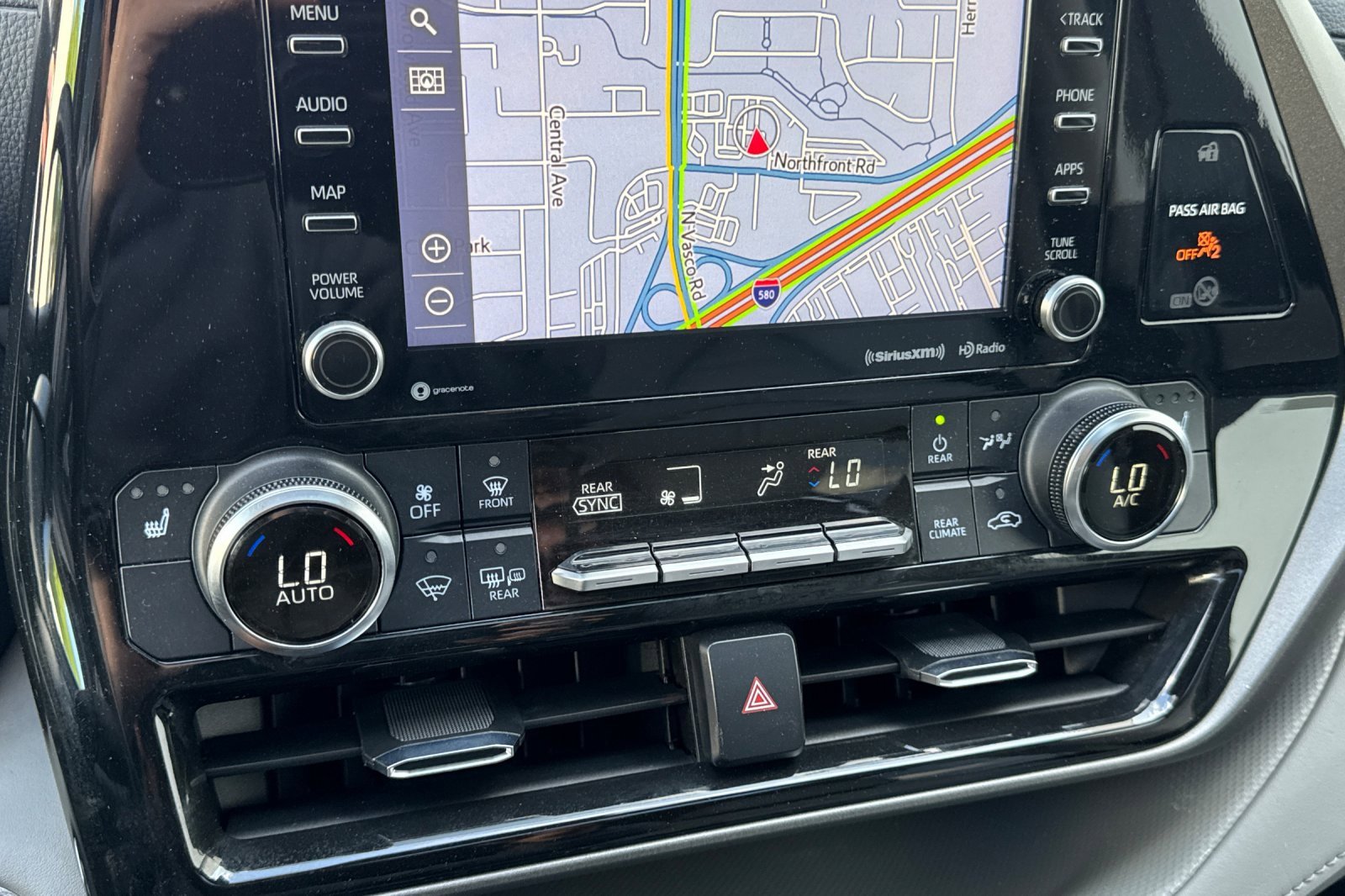 Used 2022 Toyota Highlander XLE image 30