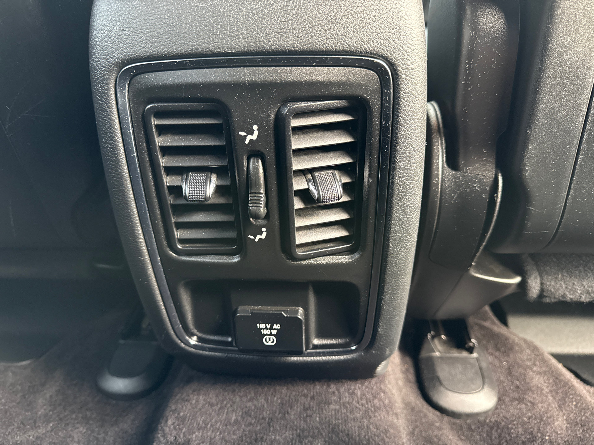 Used 2017 Jeep Grand Cherokee Altitude RWD image 15