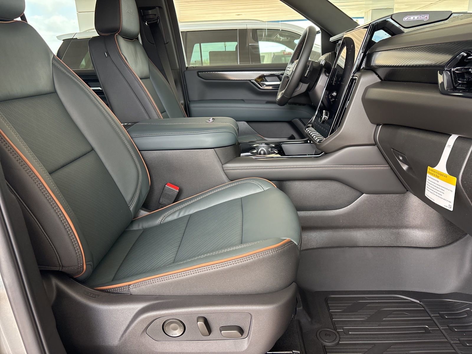 New 2026 GMC Yukon AT4 w/ LPO, Floor Liner Package image 25