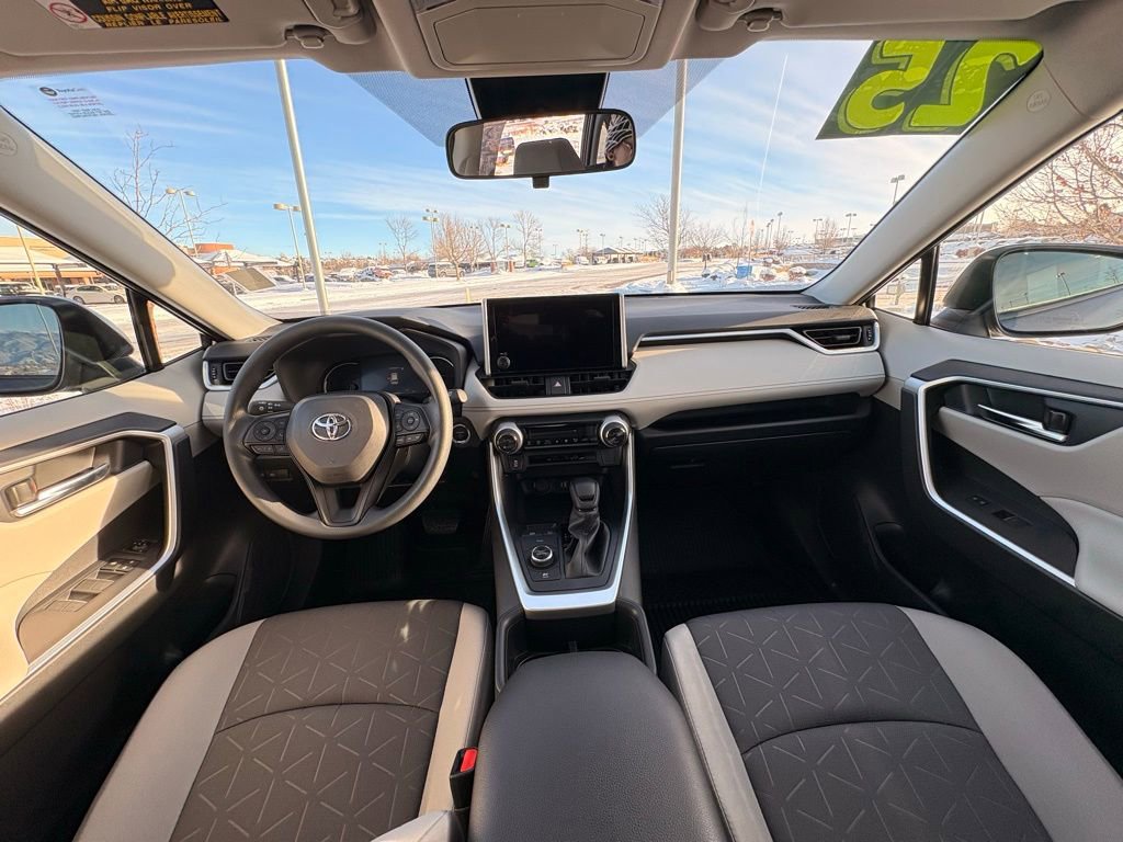 Used 2025 Toyota RAV4 XLE image 12