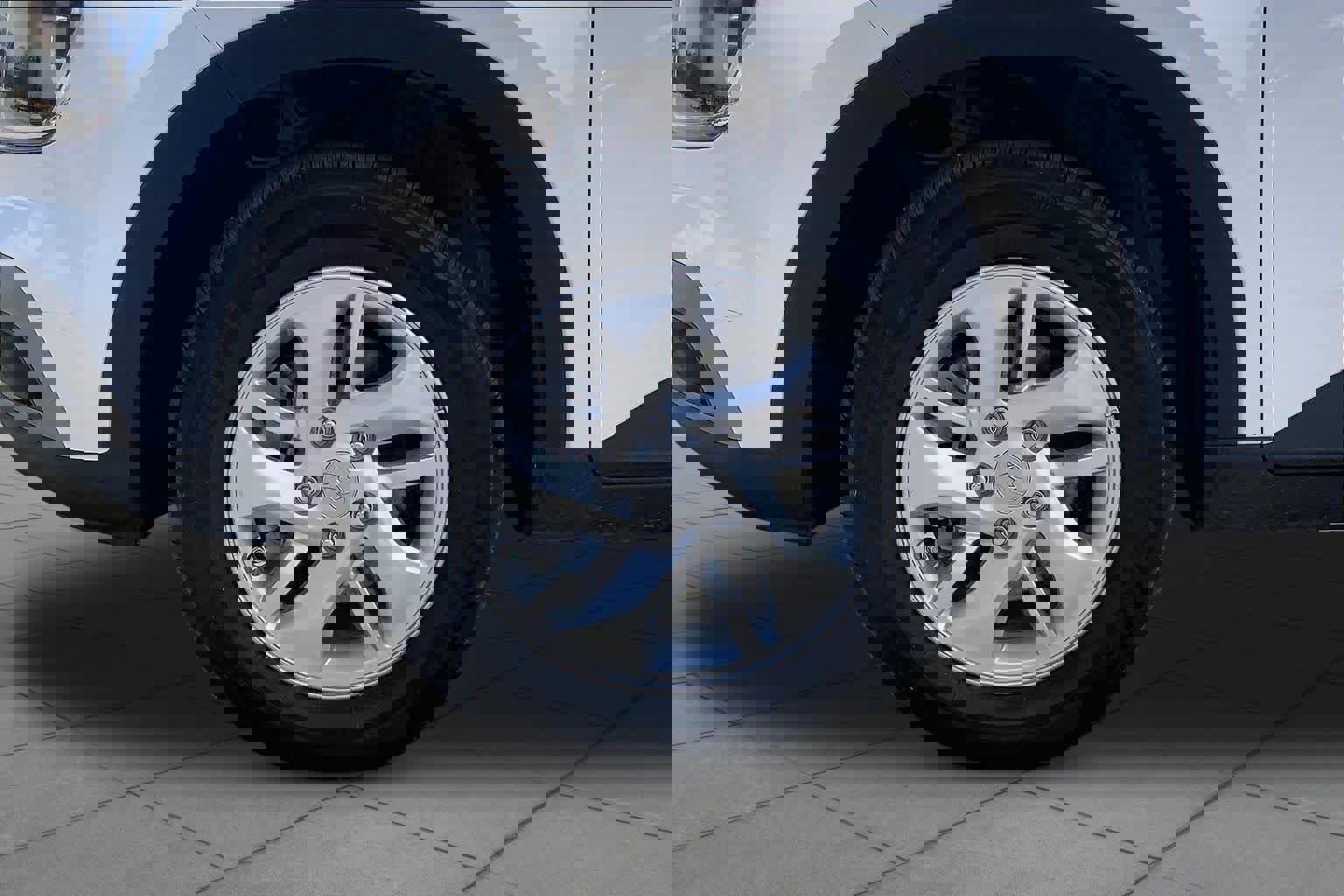 Used 2025 Hyundai Venue SE image 10