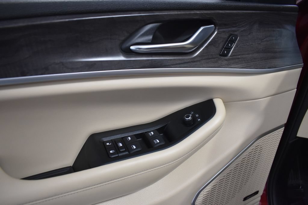 Used 2024 Jeep Grand Cherokee Limited RWD image 15