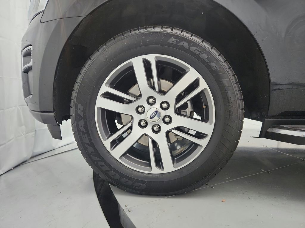 Used 2023 Ford Expedition Limited image 43