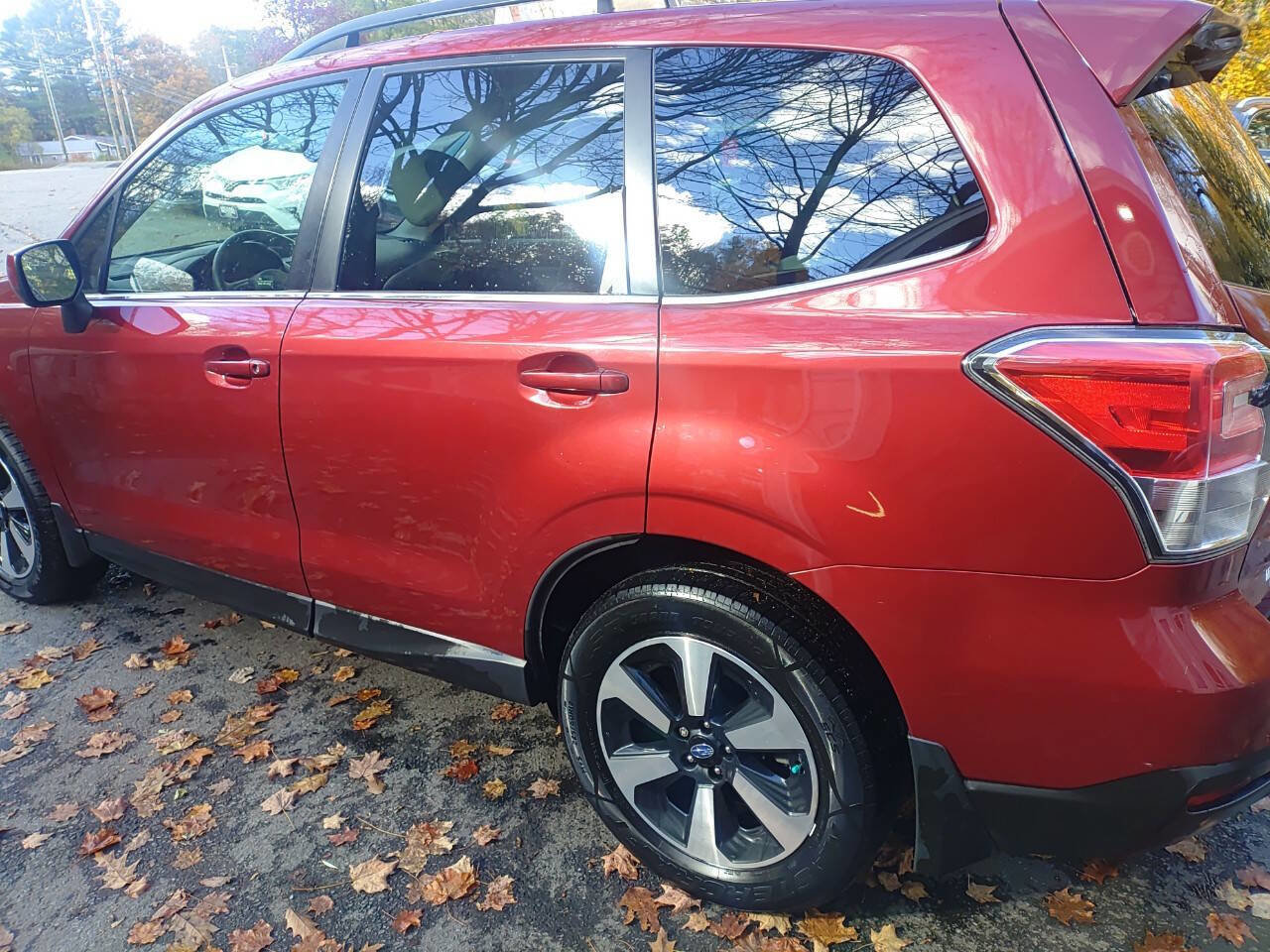 Used 2018 Subaru Forester 2.5i Limited image 3