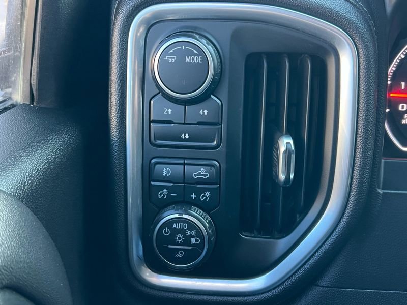 Used 2020 Chevrolet Silverado 2500 LT w/ Convenience Package image 25