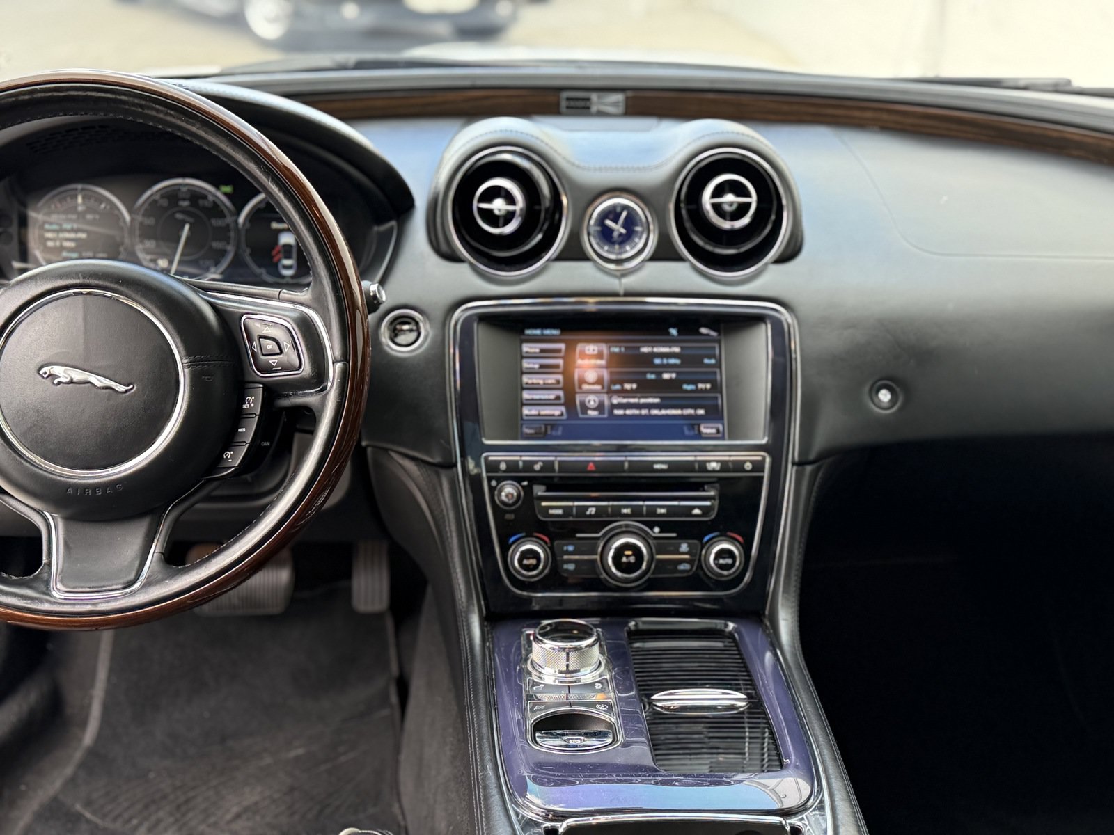 Used 2012 Jaguar XJ L RWD image 33