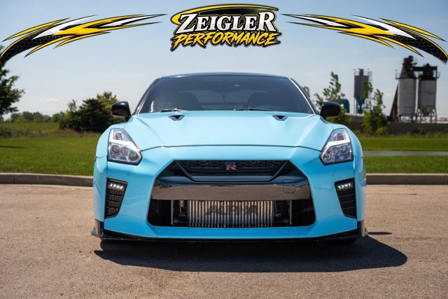 Used 2017 Nissan GT-R Premium AWD/4WD image 2