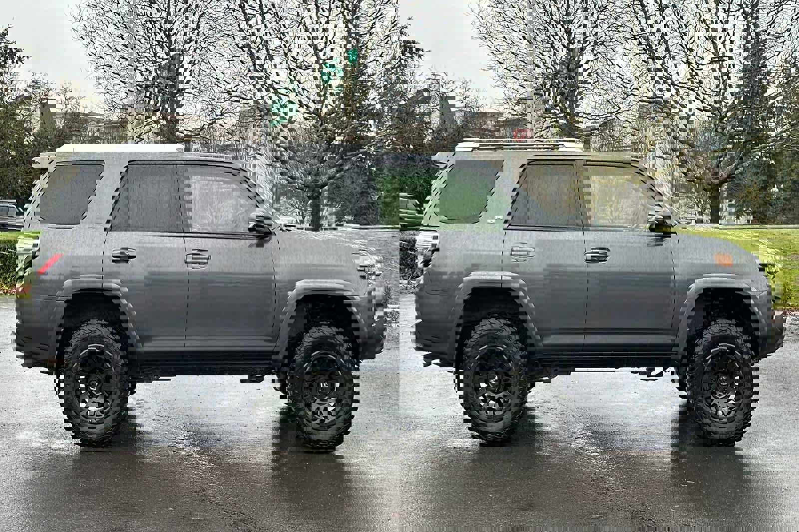 Used 2017 Toyota 4Runner SR5 Premium image 8