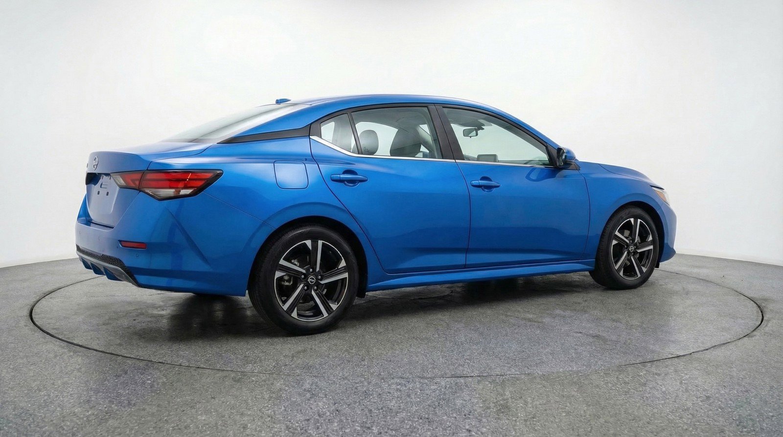Used 2025 Nissan Sentra SV image 9