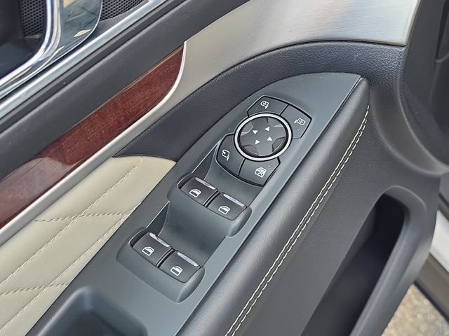 Used 2019 Ford Explorer Platinum AWD/4WD image 10