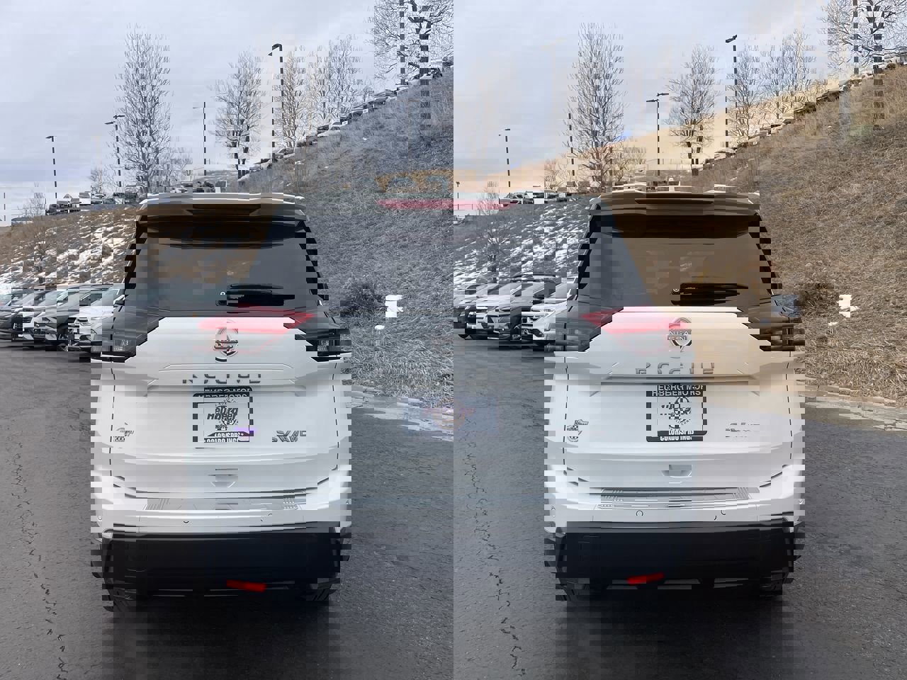 Used 2024 Nissan Rogue SV image 6