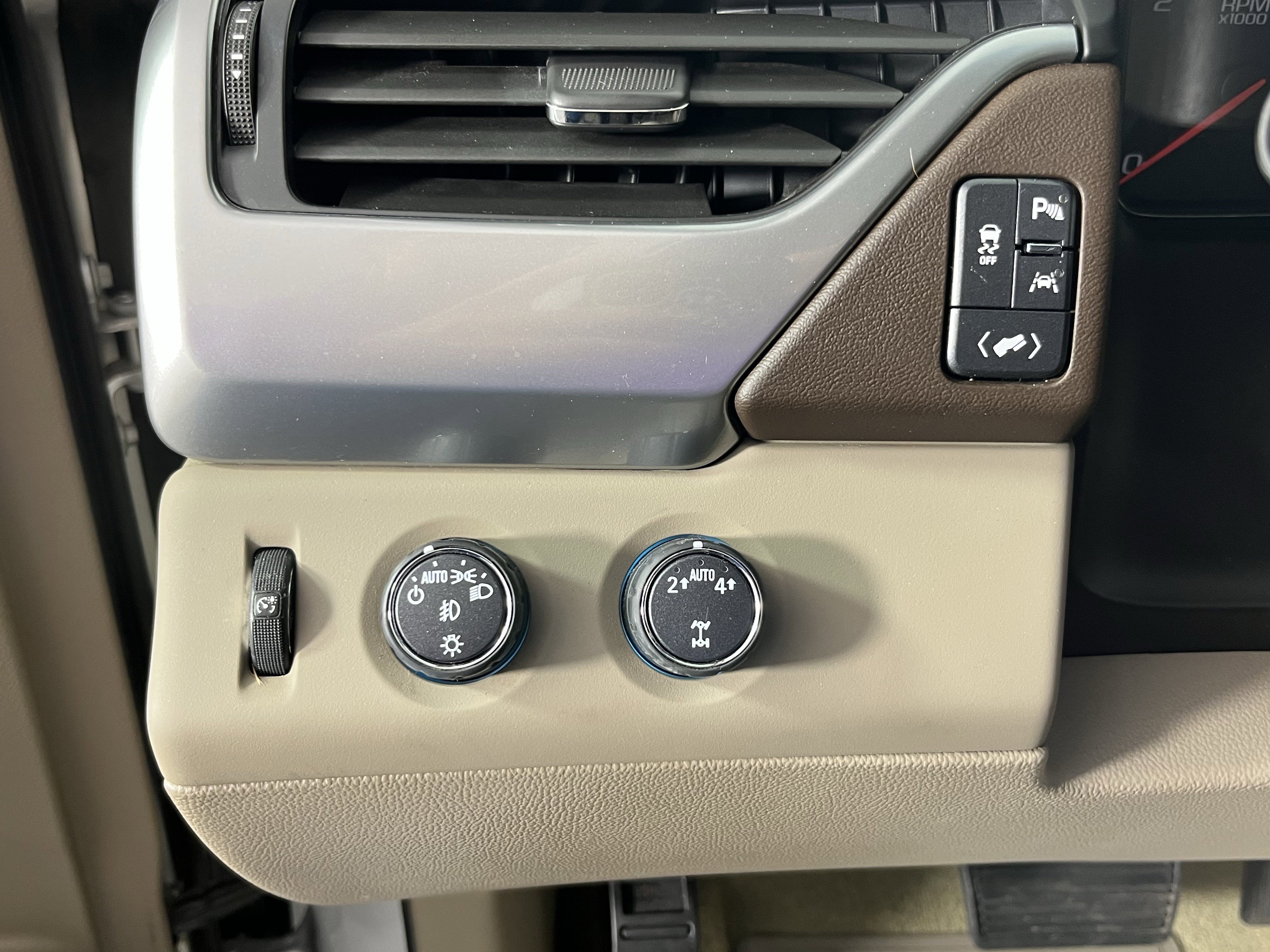 Used 2018 Chevrolet Suburban Premier image 19