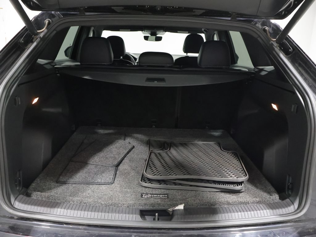 Used 2021 Volkswagen Atlas Cross Sport SEL AWD/4WD image 4