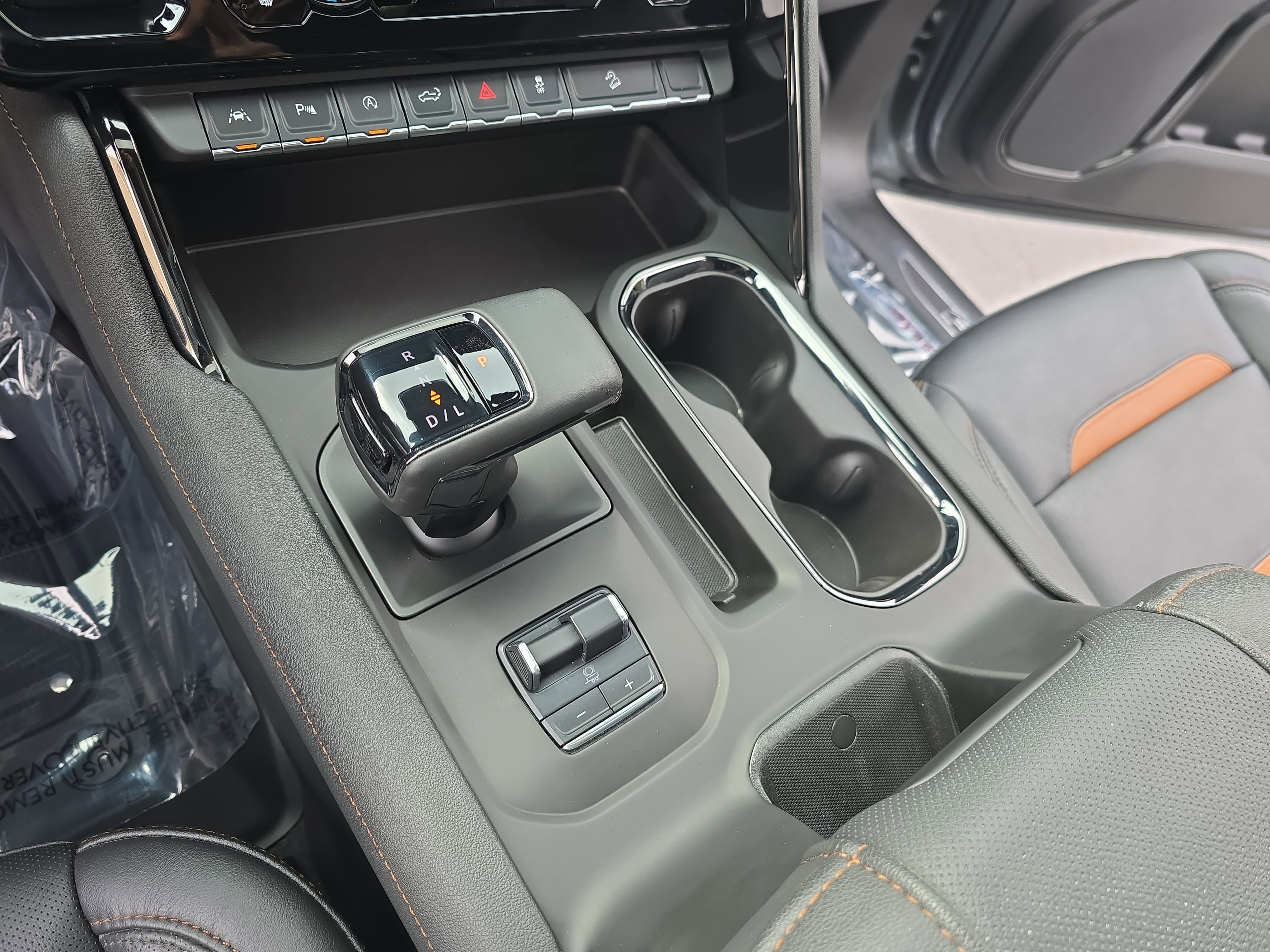 Used 2025 GMC Sierra 1500 AT4 w/ AT4 Premium Package AWD/4WD image 27
