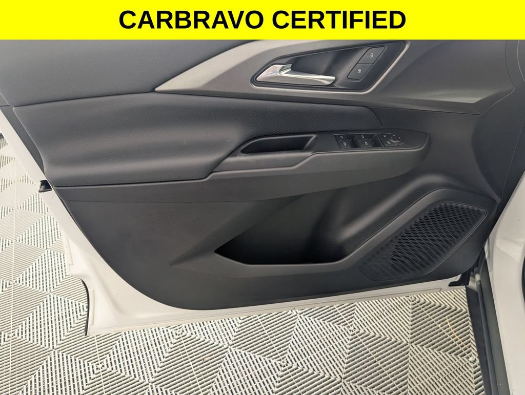 Certified 2025 Chevrolet Equinox EV LT FWD image 10