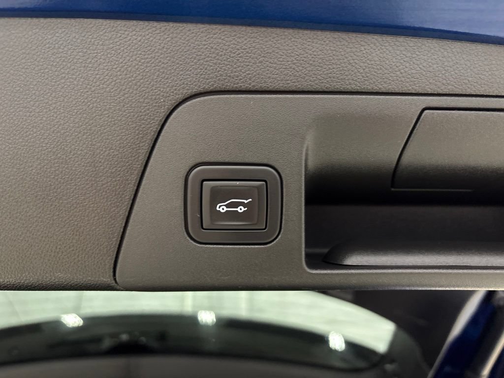 Used 2023 Buick Envision Avenir AWD/4WD image 38