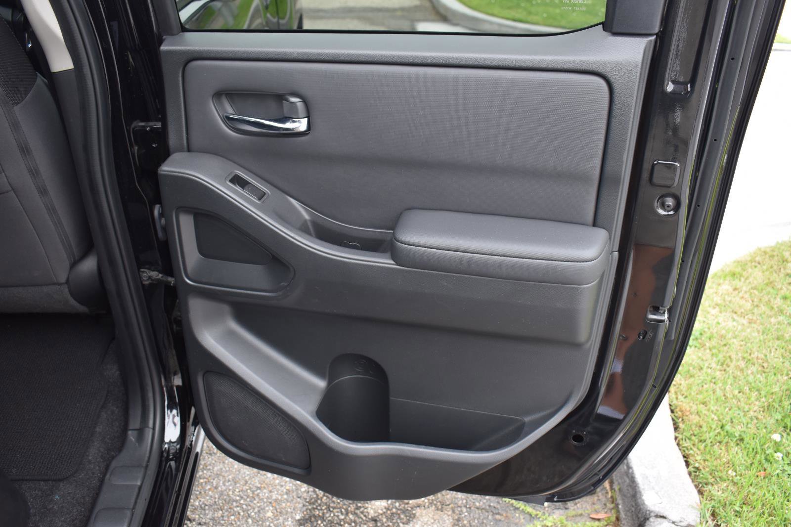 Used 2022 Nissan Frontier SV image 47