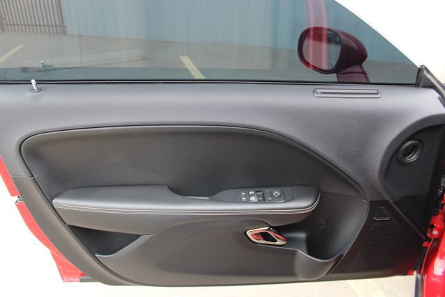 Used 2016 Dodge Challenger SRT Hellcat image 8