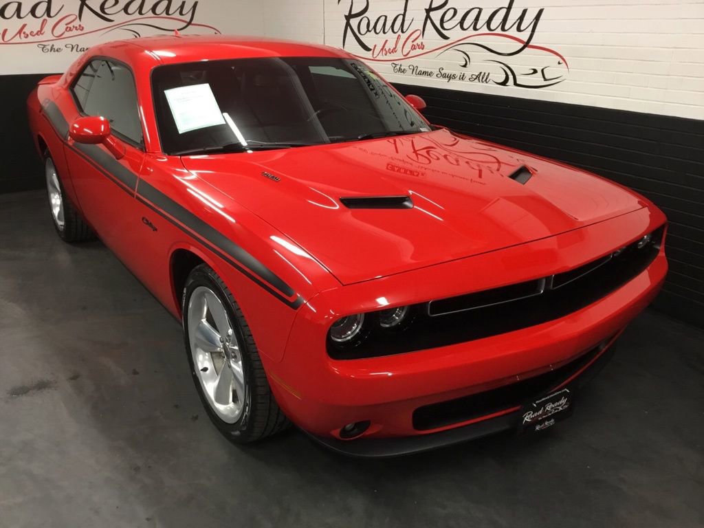Used 2017 Dodge Challenger R/T Plus RWD image 2