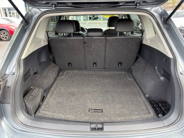 Used 2021 Volkswagen Tiguan SE w/ Panoramic Sunroof Package image 21