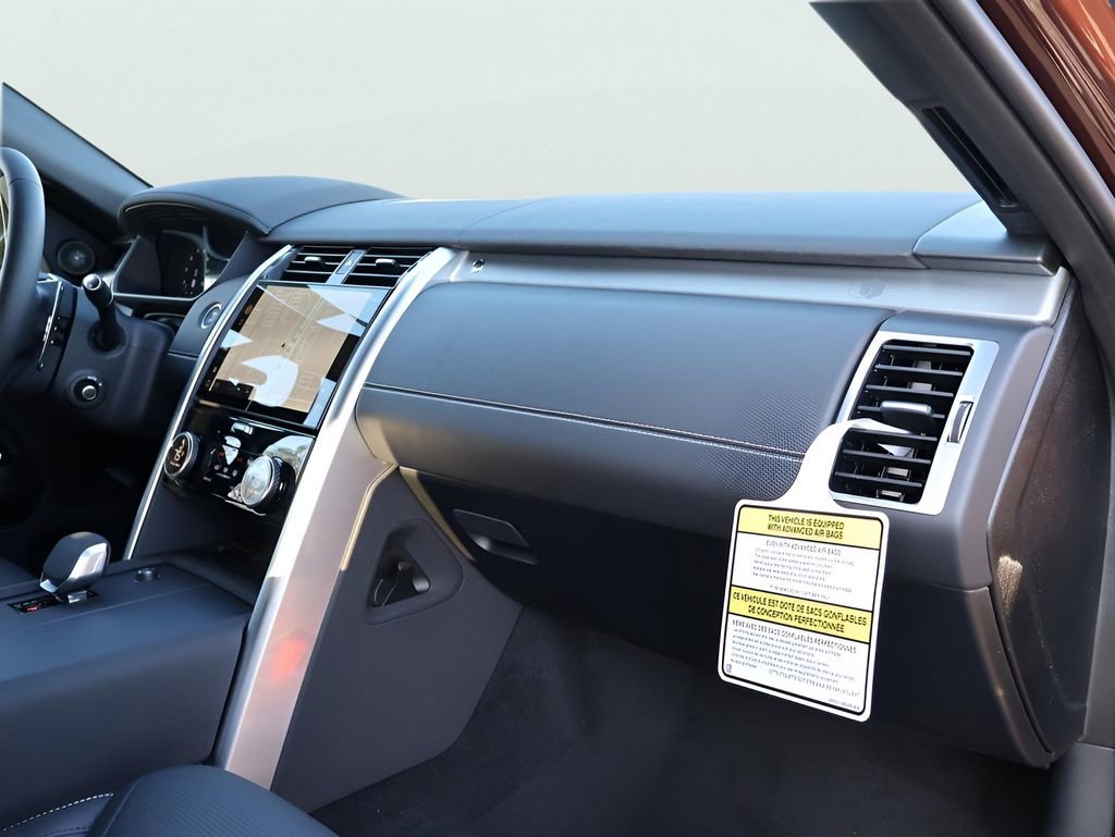 New 2026 Land Rover Discovery Limited Edition image 10