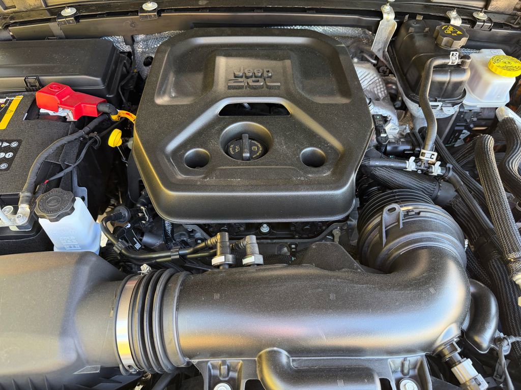 Used 2025 Jeep Wrangler Unlimited Sahara w/ Safety Group image 9