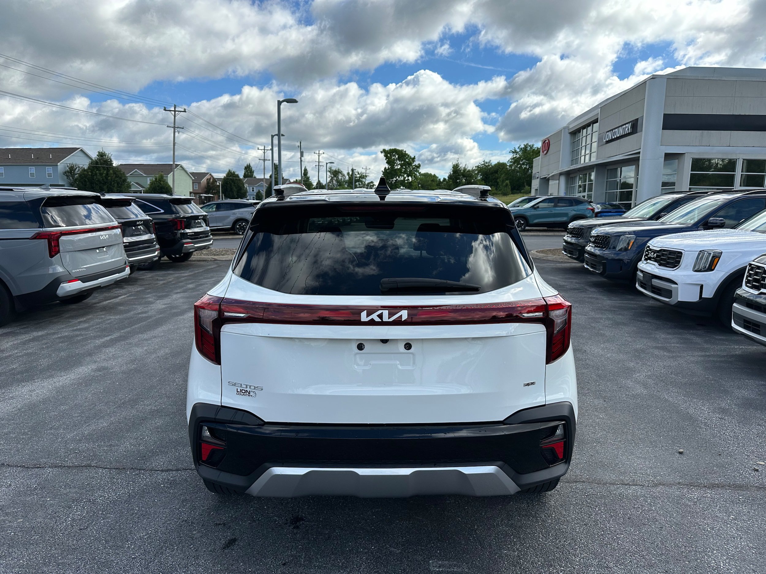 Used 2024 Kia Seltos S AWD/4WD image 6