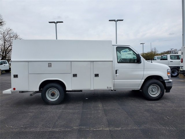 New 2026 Ford E-350 and Econoline 350 Super Duty w/ Power Equipment Group image 4